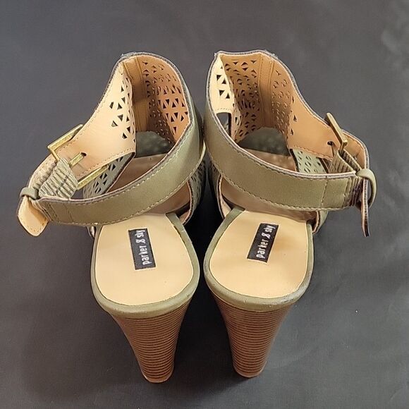 BRAND NEW PARKER&SKY ADJUSTABLE BUCKLE OPEN TOE CUTOUT WEDGE SANDAL - Picture 8 of 14